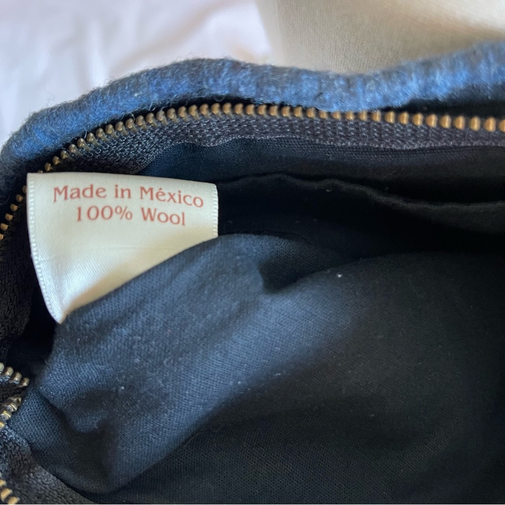 Manos Zapotecas Handwoven Wool Rug Crossbody Bag - Picture 6 of 7